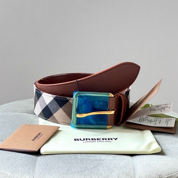 Burberry Check Leather Belt in Tan - Picture 8 of 9